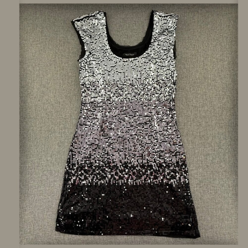 White House Black market Sequin Party Dress Sleeveless Scoop Neck Medium Stretch